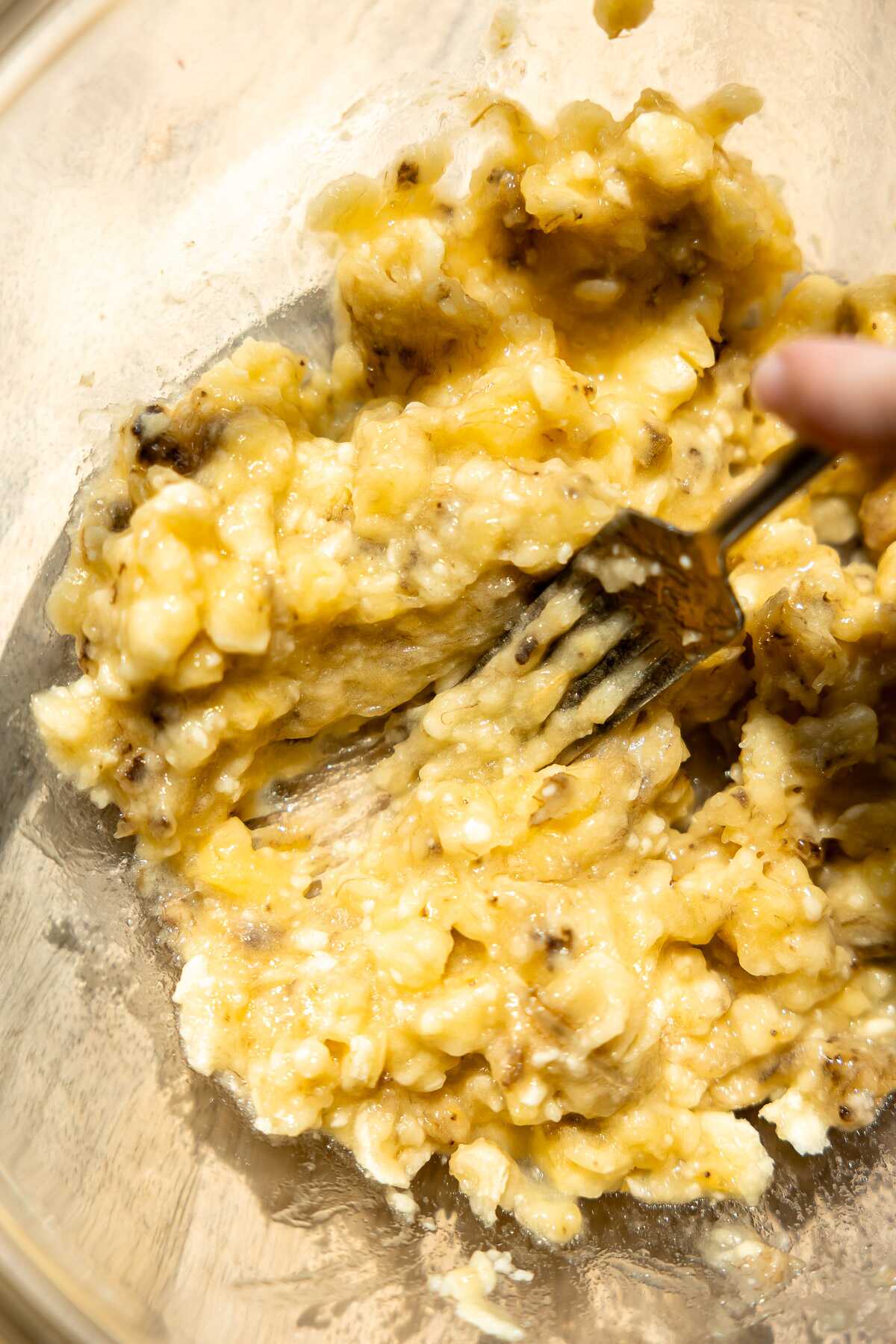 Mashed bananas in a bowl. 