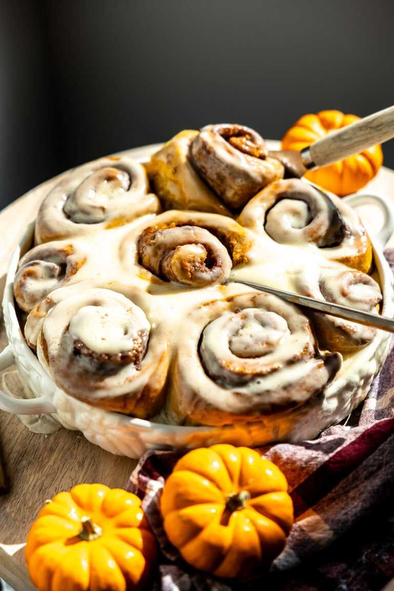 Frosted Pumpkin Cinnamon Rolls